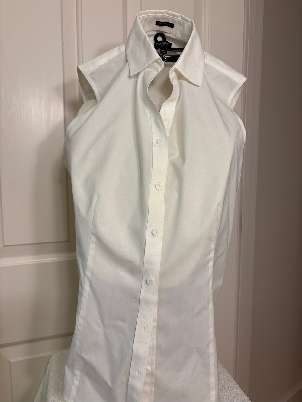 Talbots Cream Sleeveless Button-Front Top